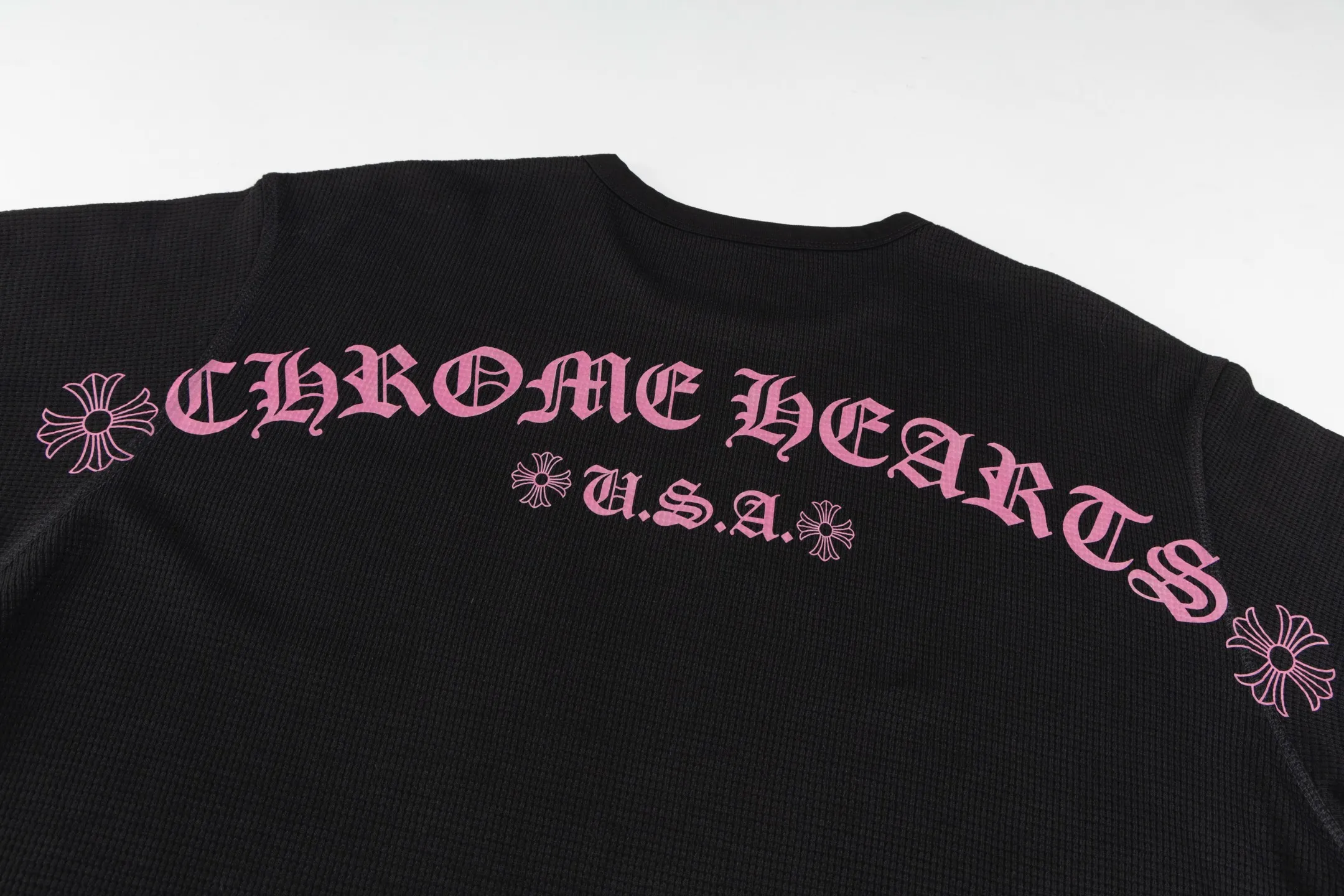 🅿️380 [Exclusive supply] CH Crow Heart USA limited black pink waffle long sleeves. The original version was purchased for 3500 and developed. The fabric is made of 280g cotton waffle double-layer material, and the printing is made of high-temperature heat transfer. The embroidery adopts imported Tajima embroidery. The overall wiring is straight and delicate, the fabric is comfortable and soft, and the color is consistent without color difference. It can be matched with the same style to create a fashionable look and control various occasions. Customized accessories, complete with three standards, same style for men and women! Size:S/M/L